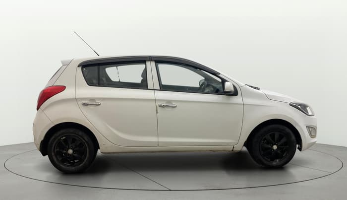 2014 Hyundai i20 ASTA 1.4 CRDI, Diesel, Manual, 1,42,812 km, Right Side View