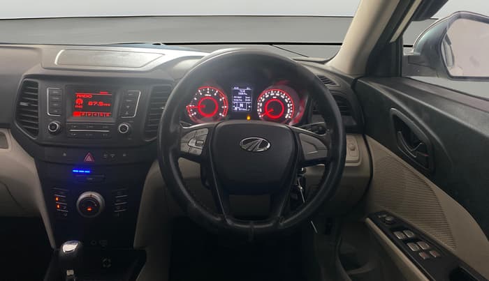 2022 Mahindra XUV300 W8 (O) 1.2 PETROL AMT, Petrol, Automatic, 80,718 km, Steering Wheel Close Up