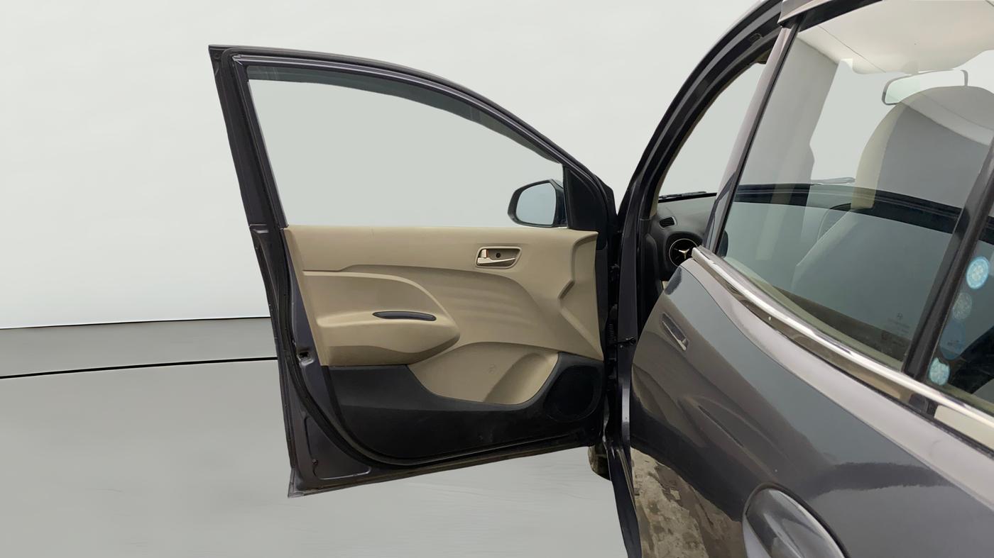 2019 Hyundai NEW SANTRO SPORTZ CNG, CNG, Manual, 85,746 km, LHS Front Door
