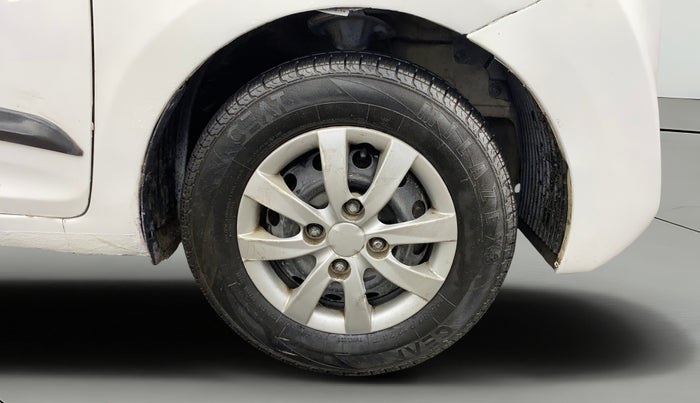 2016 Hyundai Eon ERA +, CNG, Manual, 72,814 km, Right Front Wheel