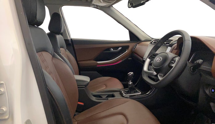 2023 Hyundai ALCAZAR PLATINUM 1.5 TURBO PETROL MT 7STR, Petrol, Manual, 2,045 km, Right Side Front Door Cabin