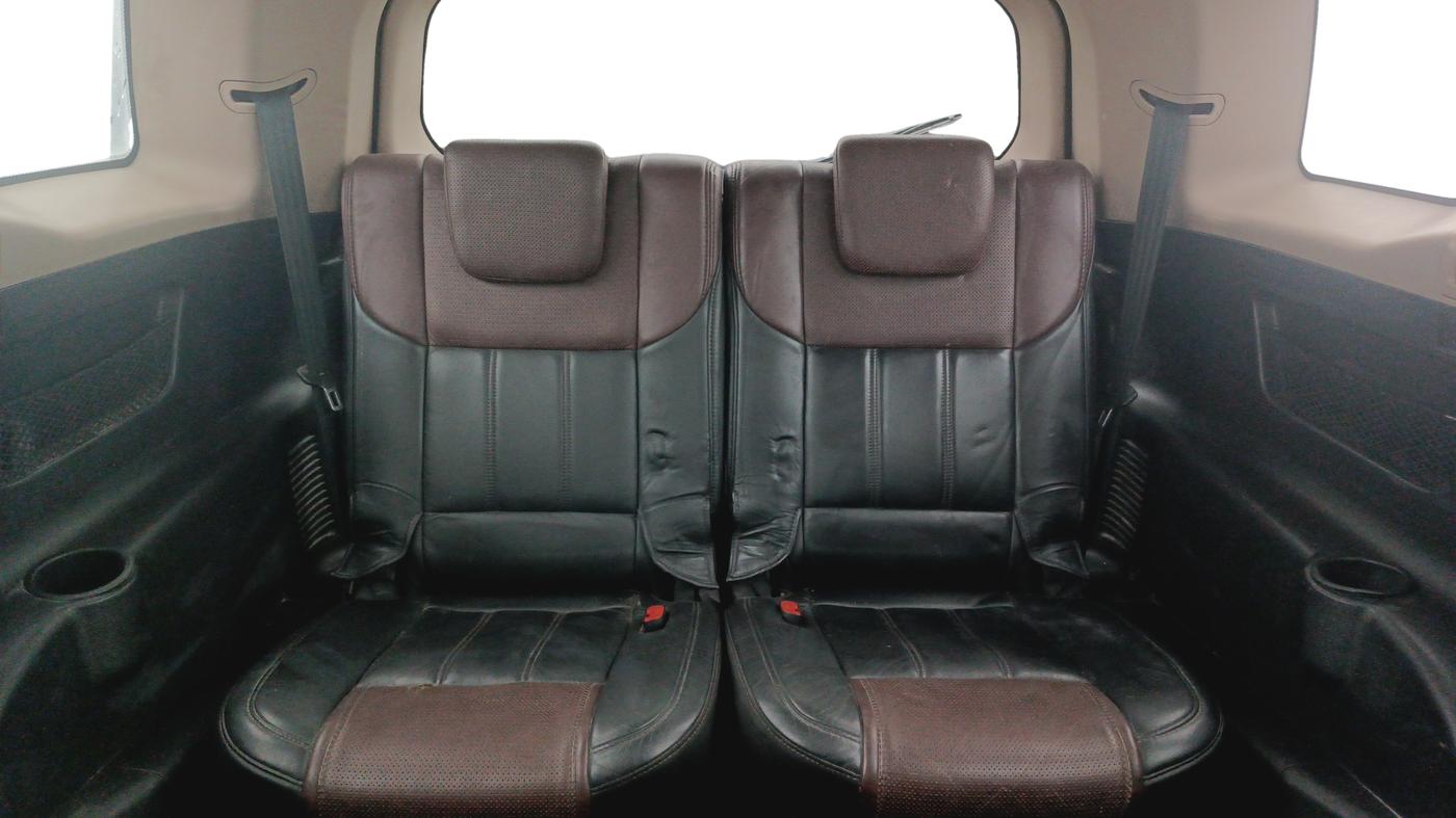 2013 Mahindra XUV500 W8, Diesel, Manual, 1,40,932 km, Third Seat Row ( optional )