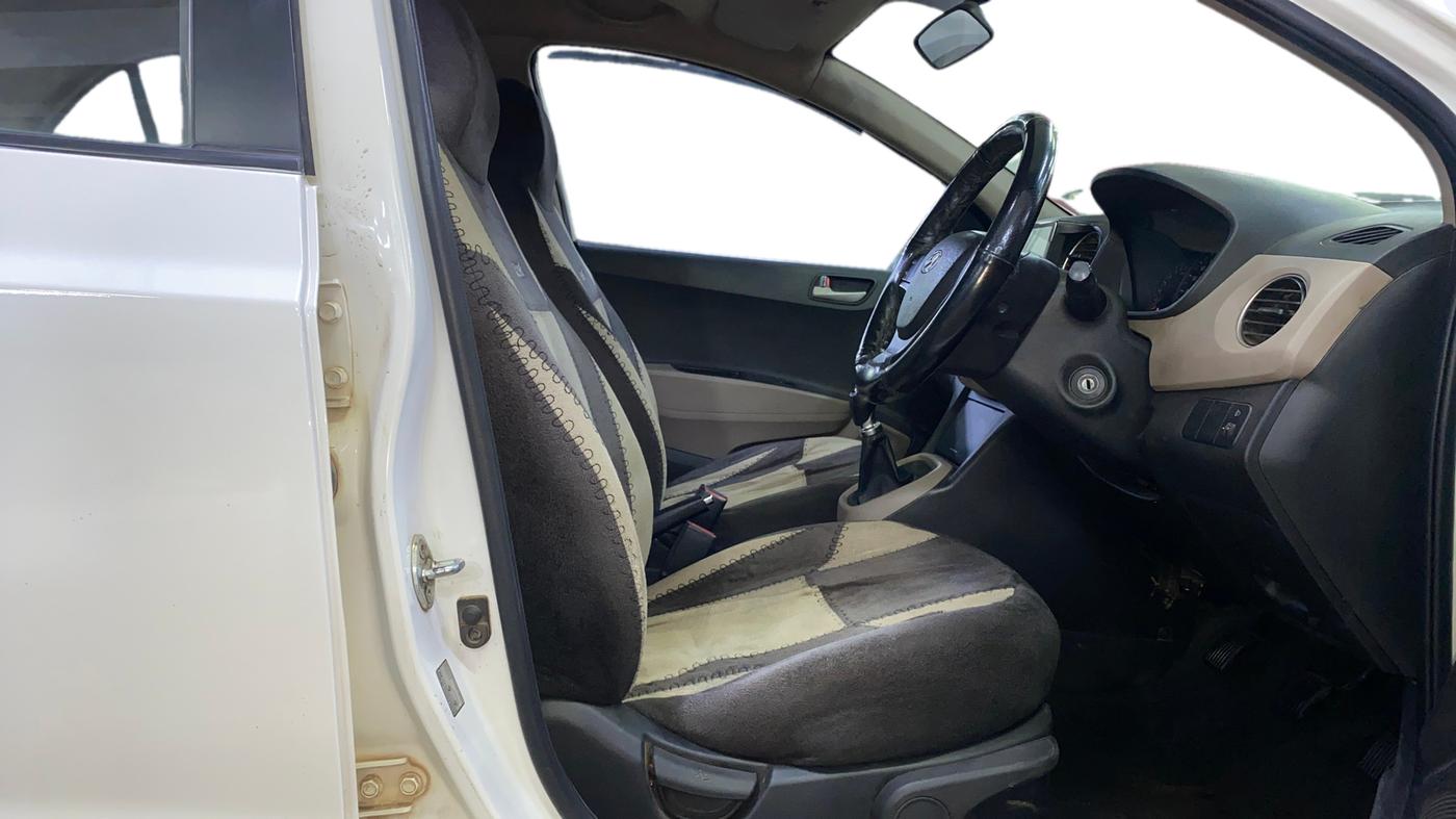 2015 Hyundai Xcent S 1.2, Petrol, Manual, 1,00,466 km, Right Side Front Door Cabin