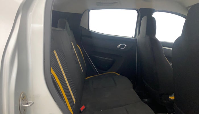 2022 Renault Kwid CLIMBER 1.0 AMT, Petrol, Automatic, 28,648 km, Right Side Rear Door Cabin