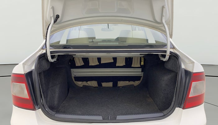 2014 Skoda Rapid ELEGANCE 1.6 MPI AT, Petrol, Automatic, 62,543 km, Boot Open Zoomed View