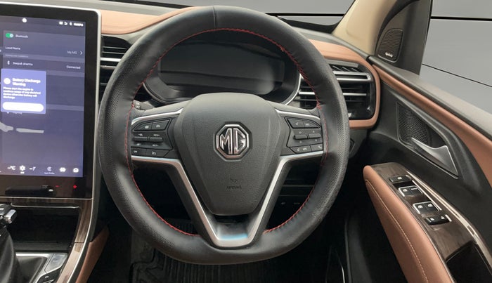 2024 MG HECTOR PLUS SHARP PRO 1.5 PETROL TURBO CVT 7 STR, Petrol, Automatic, 19,328 km, Steering Wheel Close Up