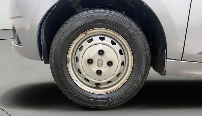 2018 Tata Tiago XM PETROL, Petrol, Manual, 1,21,475 km, Left Front Wheel