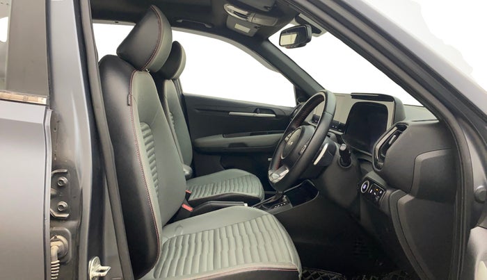 2022 KIA SONET X LINE 1.5 AT, Diesel, Automatic, 63,992 km, Right Side Front Door Cabin