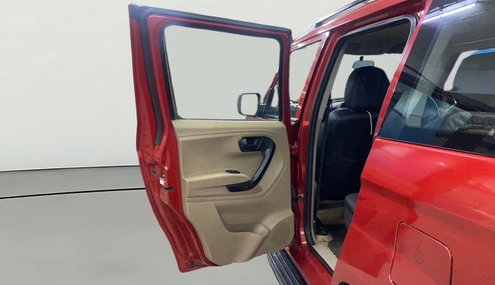 2016 Mahindra TUV300 T6, Diesel, Manual, 75,838 km, LHS Rear Door