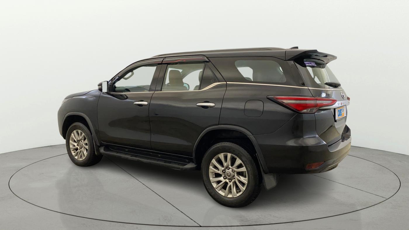 2023 Toyota Fortuner 4X4 AT 2.8 DIESEL, Diesel, Automatic, 83,884 km, Left Back Diagonal