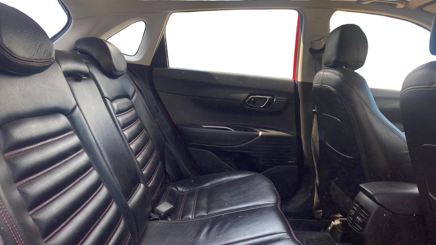 2021 Hyundai NEW I20 ASTA (O) 1.5 CRDI MT, Diesel, Manual, 1,06,158 km, Right Side Rear Door Cabin