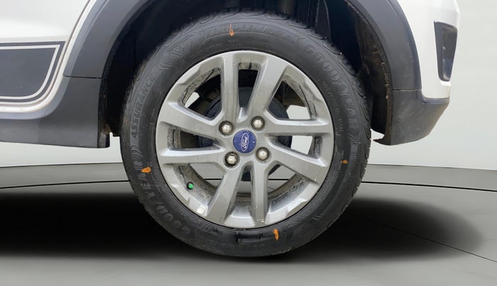 2018 Ford FREESTYLE TITANIUM 1.5 DIESEL, Diesel, Manual, 1,11,051 km, Left Rear Wheel