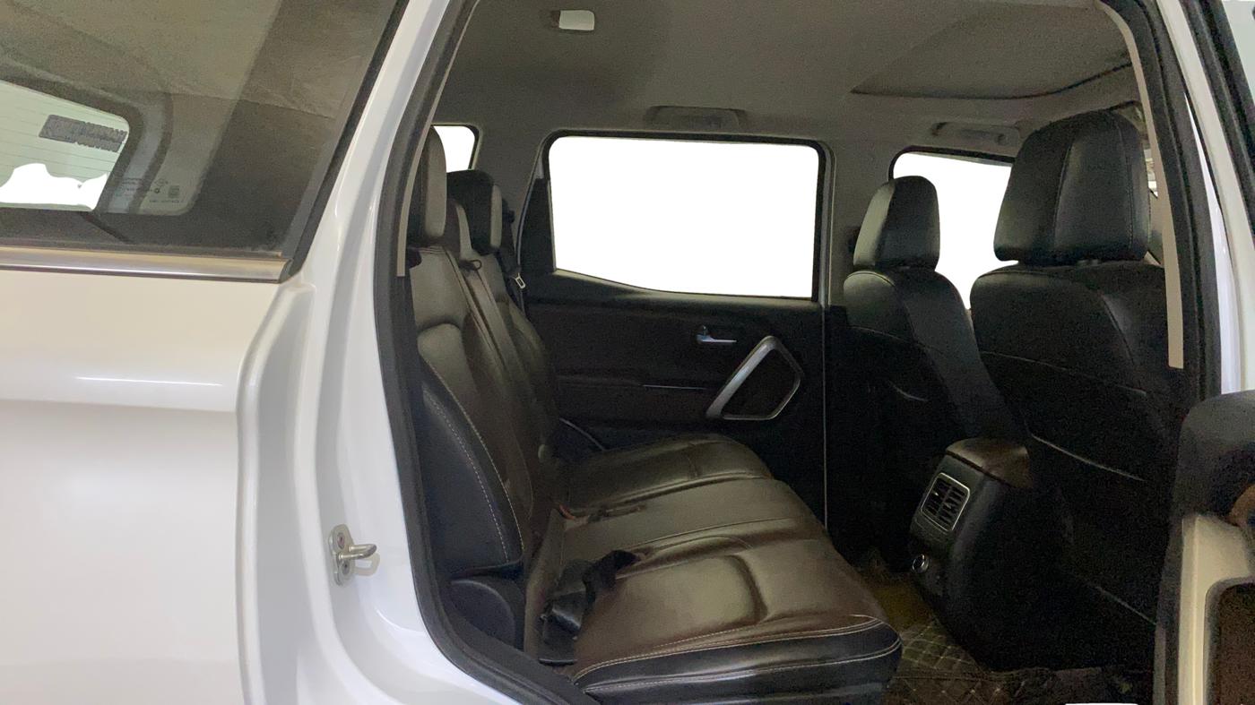 2023 Mahindra SCORPIO-N Z8 L DIESEL MT 2WD 7 STR, Diesel, Manual, 88,881 km, Right Side Rear Door Cabin
