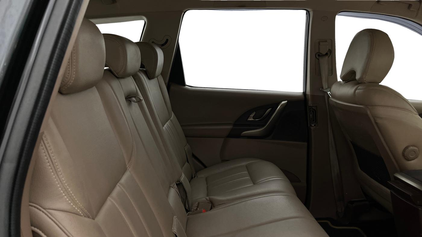 2014 Mahindra XUV500 W6, Diesel, Manual, 78,018 km, Right Side Rear Door Cabin