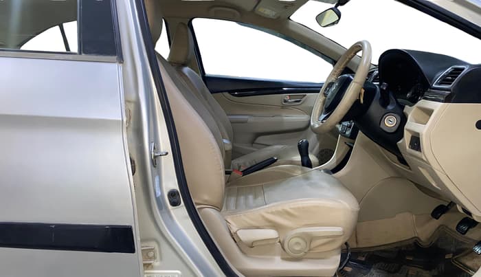 2018 Maruti Ciaz DELTA 1.4 MT PETROL, Petrol, Manual, 50,605 km, Right Side Front Door Cabin