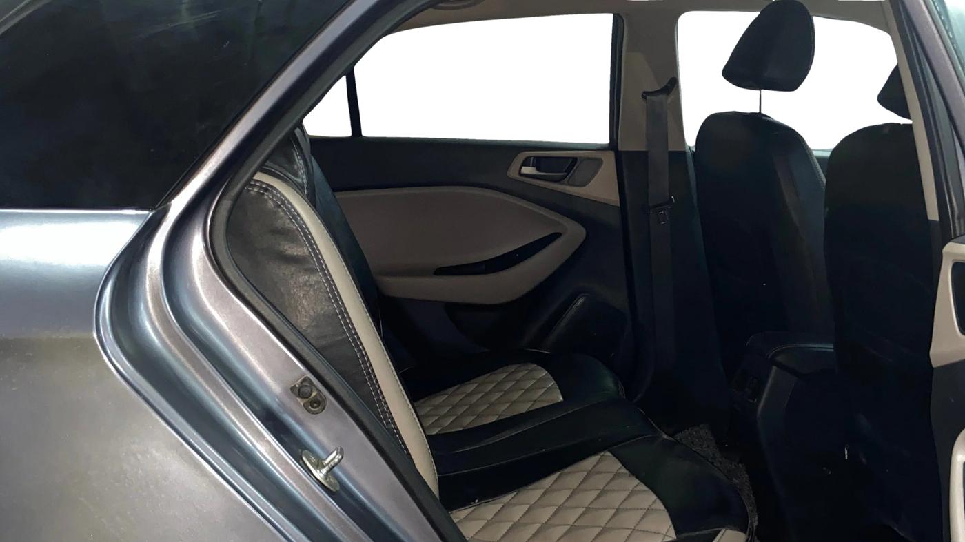 2018 Hyundai Elite i20 MAGNA EXECUTIVE 1.2, CNG, Manual, 94,783 km, Right Side Rear Door Cabin