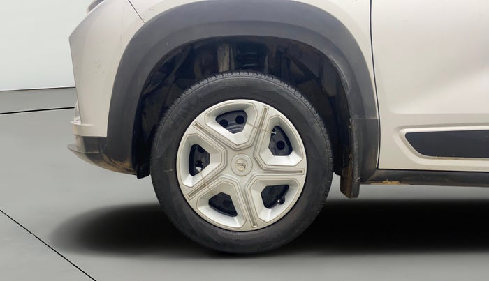 2021 Renault Kiger RXE MT, Petrol, Manual, 31,387 km, Left Front Wheel