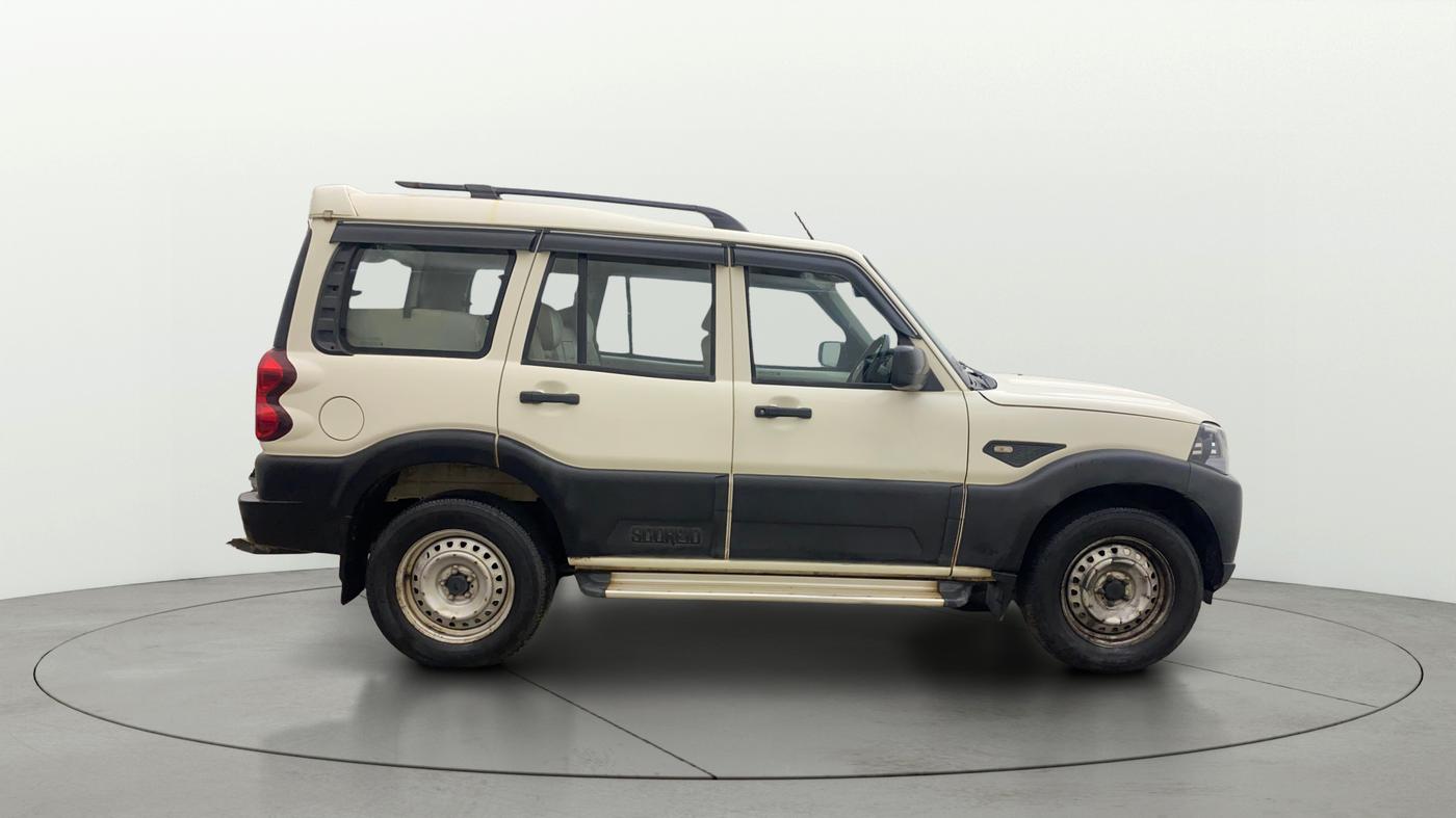 2021 Mahindra Scorpio S3 PLUS, Diesel, Manual, 1,47,126 km, Right Side View