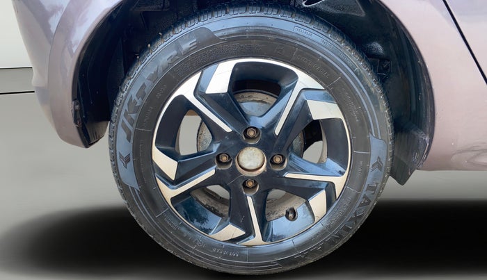 2017 Tata Tiago XZ PETROL, Petrol, Manual, 74,049 km, Right Rear Wheel
