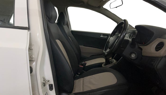 2015 Hyundai Grand i10 SPORTZ 1.2 KAPPA VTVT, Petrol, Manual, 23,597 km, Right Side Front Door Cabin