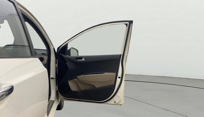 2015 Hyundai Xcent SX AT 1.2 (O), Petrol, Automatic, 89,931 km, RHS Front Door