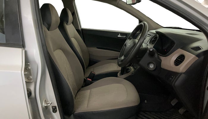 2016 Hyundai Xcent SX 1.2, Petrol, Manual, 70,197 km, Right Side Front Door Cabin