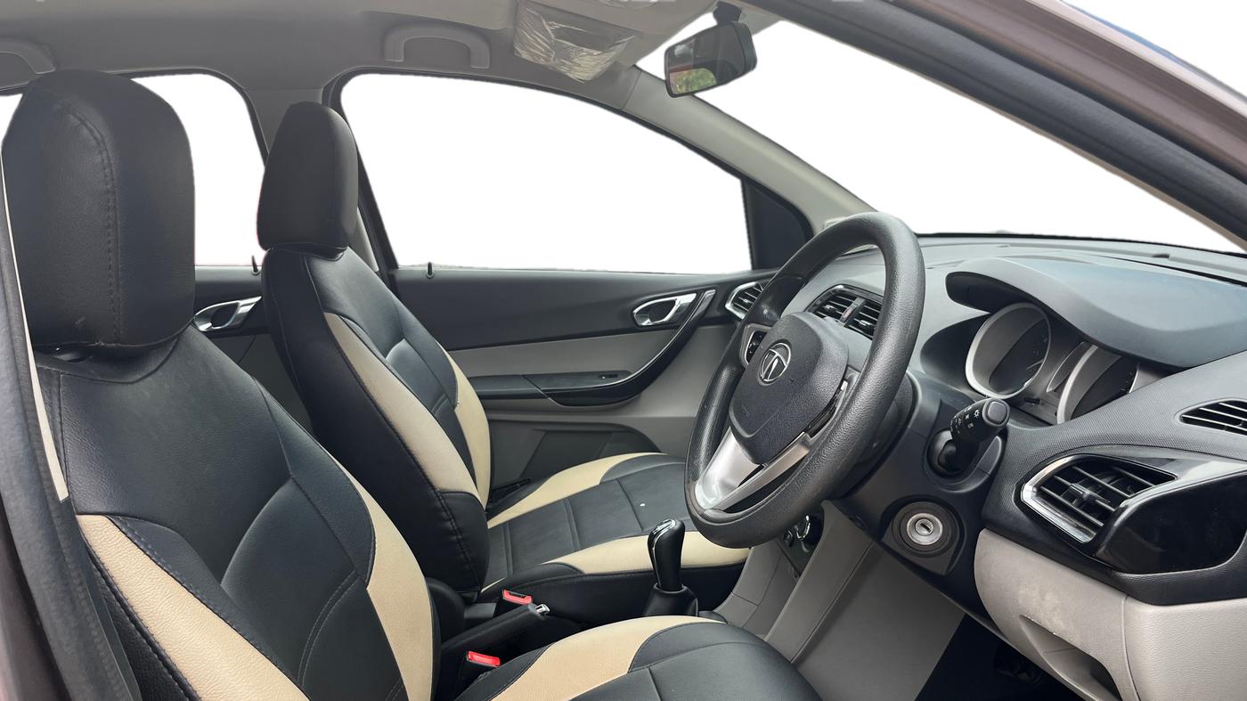 2016 Tata Tiago XZ PETROL, Petrol, Manual, 54,529 km, Right Side Front Door Cabin