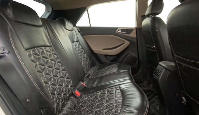 2020 Hyundai Elite i20 MAGNA PLUS 1.2, Petrol, Manual, 89,894 km, Right Side Rear Door Cabin