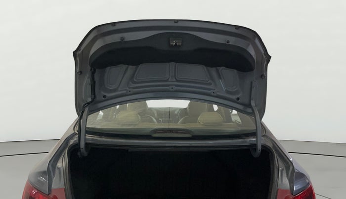 2014 Hyundai Verna FLUIDIC 1.6 VTVT SX, Petrol, Manual, 64,978 km, Boot Door Open