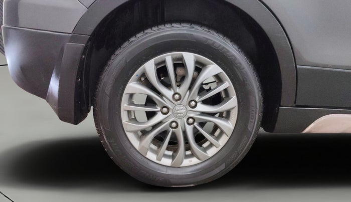 2017 Maruti S Cross ZETA 1.3, Diesel, Manual, 1,30,158 km, Right Rear Wheel