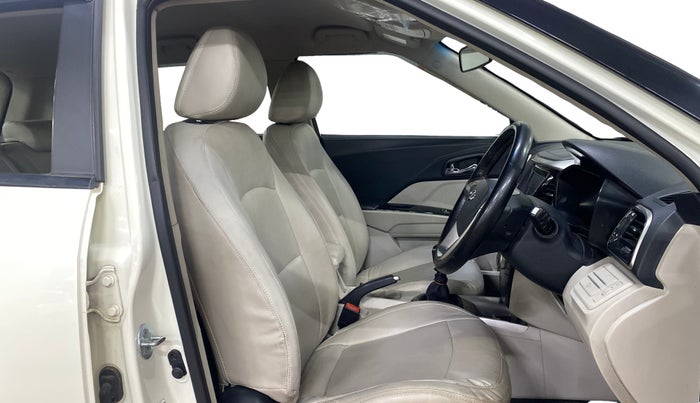 2021 Mahindra XUV300 W8 1.2 PETROL, Petrol, Manual, 67,830 km, Right Side Front Door Cabin