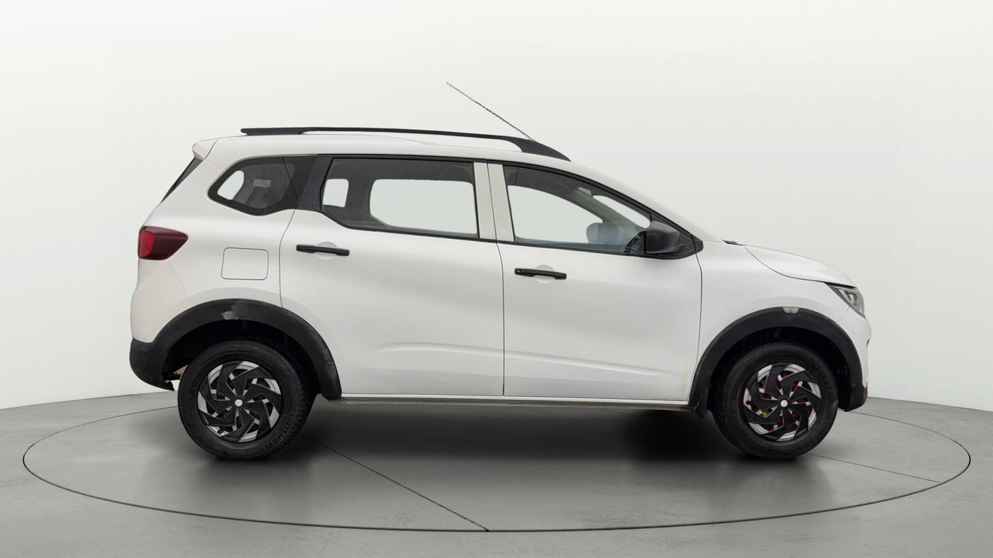 2022 Renault TRIBER RXL MT, Petrol, Manual, 43,748 km, Right Side View