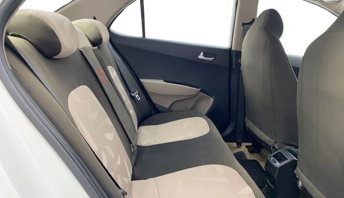 2015 Hyundai Xcent S (O) 1.2, Petrol, Manual, 39,919 km, Right Side Rear Door Cabin
