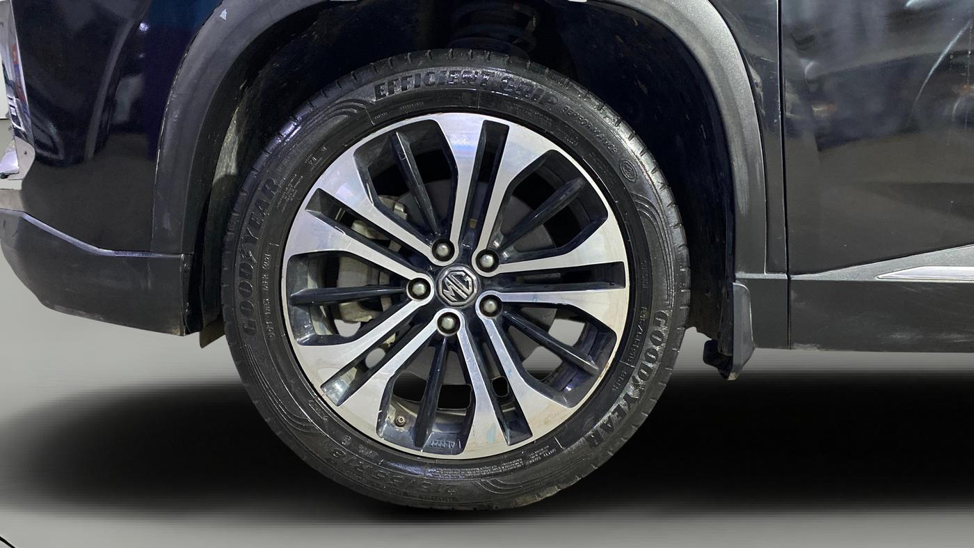 2022 MG HECTOR SHARP 1.5 PETROL CVT, Petrol, Automatic, 28,324 km, Left Front Wheel