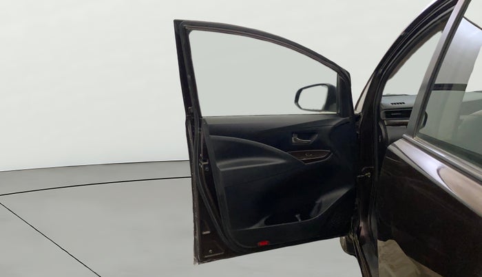 2018 Toyota Innova Crysta 2.7 GX 7 STR MT, Petrol, Manual, 92,199 km, LHS Front Door