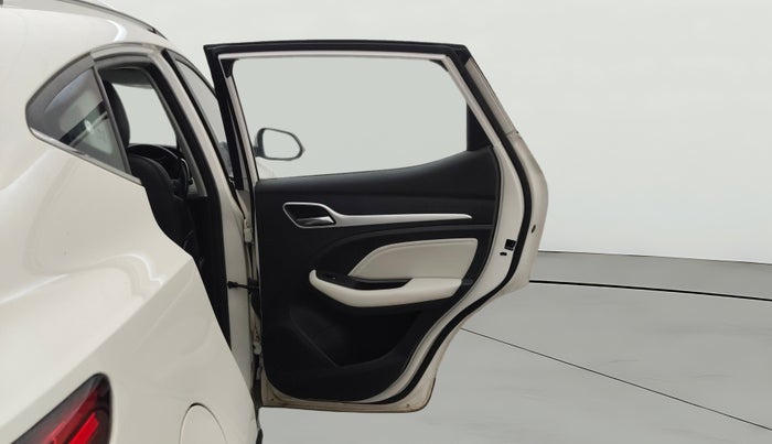 2022 MG ASTOR SHARP 1.5 MT, Petrol, Manual, 10,118 km, RHS Rear Door