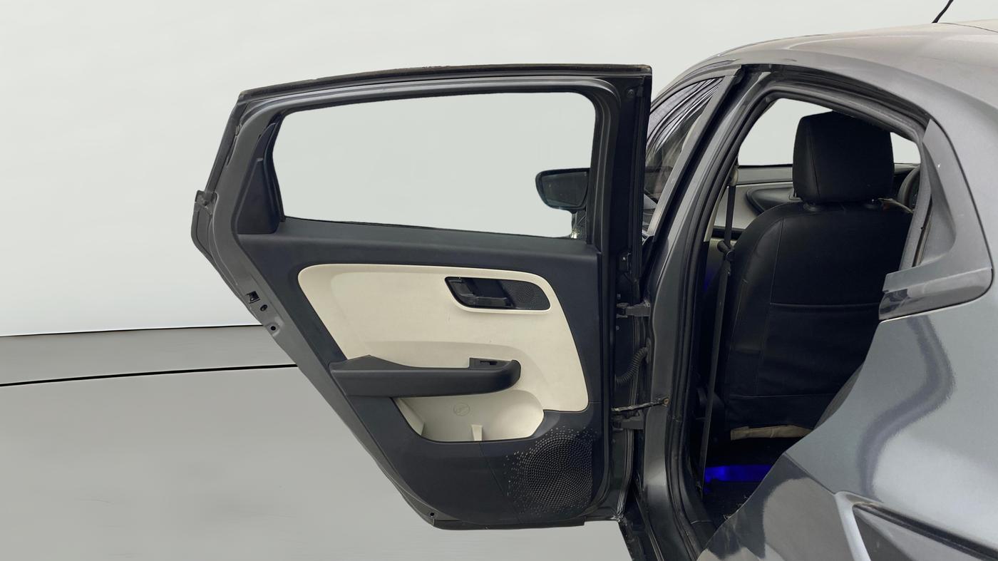 2022 Tata ALTROZ XM PLUS PETROL, Petrol, Manual, 82,937 km, LHS Rear Door