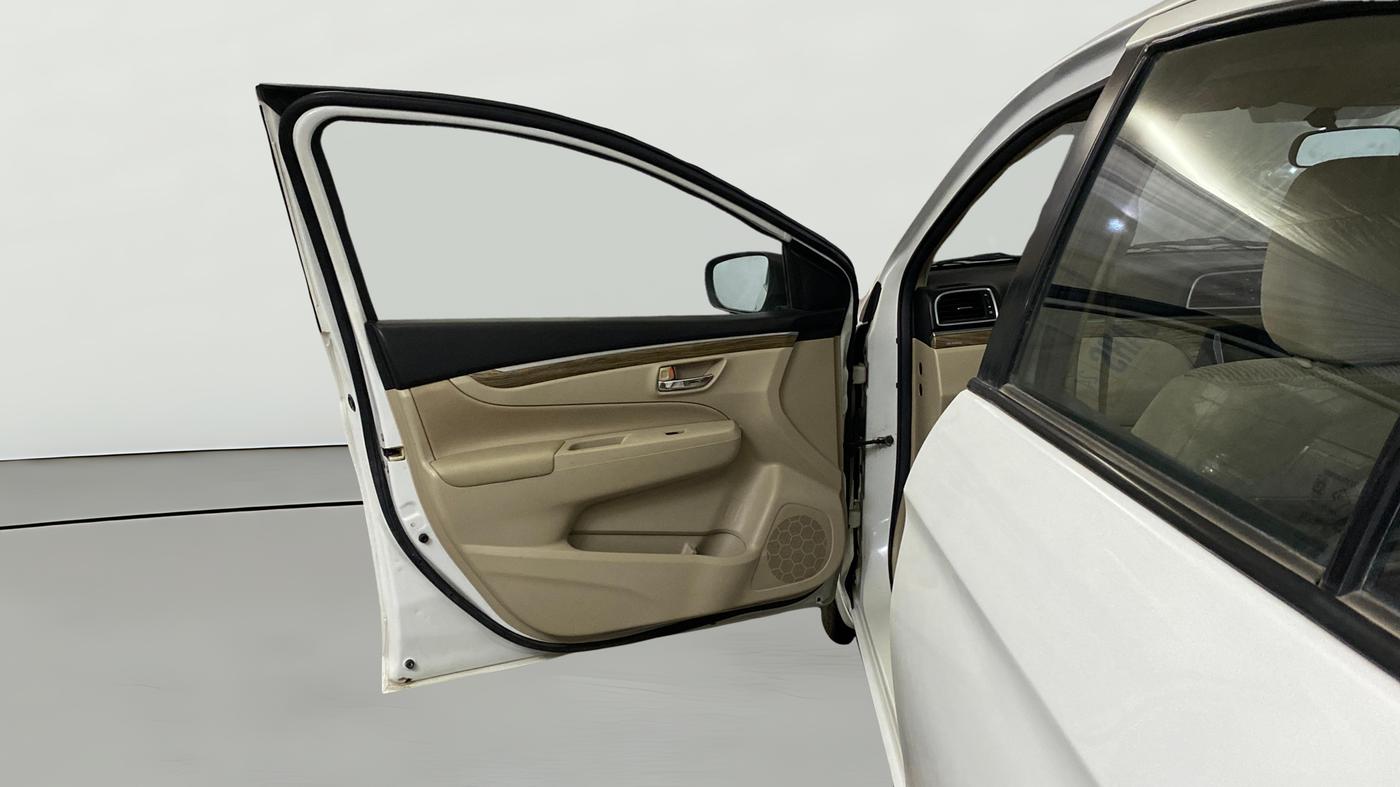 2022 Maruti Ciaz ZETA 1.5 SHVS MT PETROL, Petrol, Manual, 54,337 km, LHS Front Door