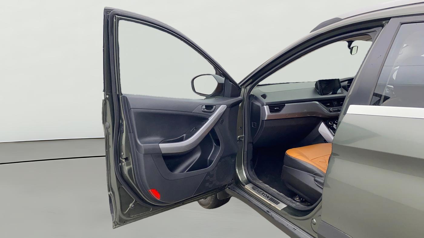 2023 Tata NEXON XM PETROL, Petrol, Manual, 13,117 km, LHS Front Door