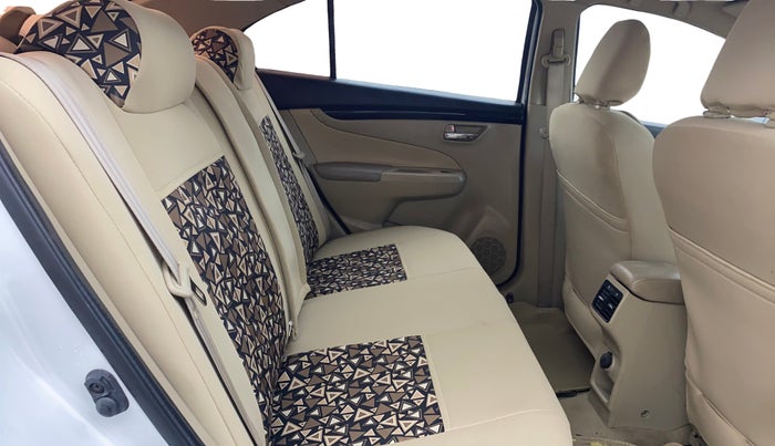 2017 Maruti Ciaz DELTA DIESEL 1.3, Diesel, Manual, 65,617 km, Right Side Rear Door Cabin