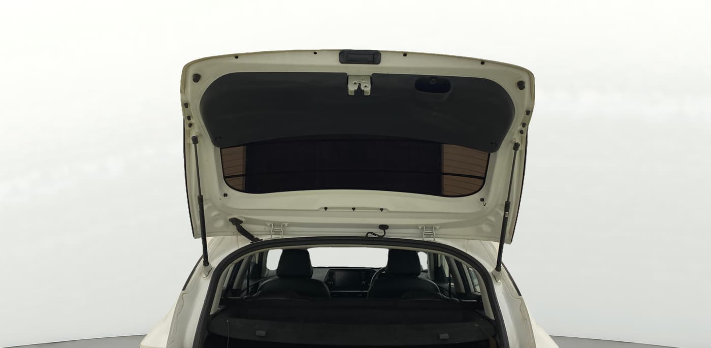 2023 Hyundai NEW I20 ASTA 1.2 MT, Petrol, Manual, 33,642 km, Boot Door Open