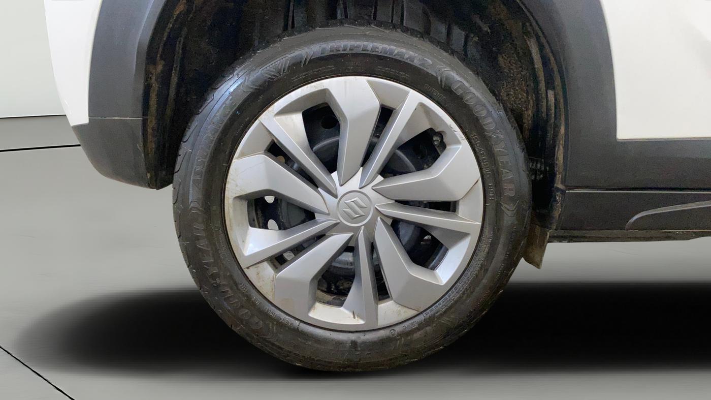 2024 Maruti FRONX SIGMA CNG 1.2 MT, CNG, Manual, 5,686 km, Right Rear Wheel