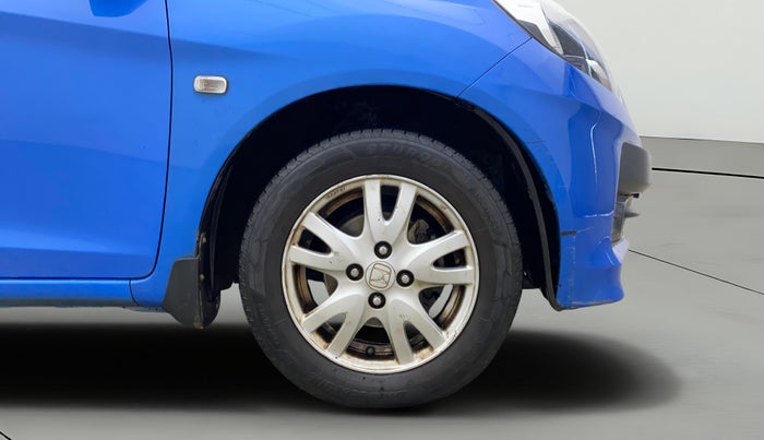 2013 Honda Brio V MT, Petrol, Manual, 1,19,328 km, Right Front Wheel