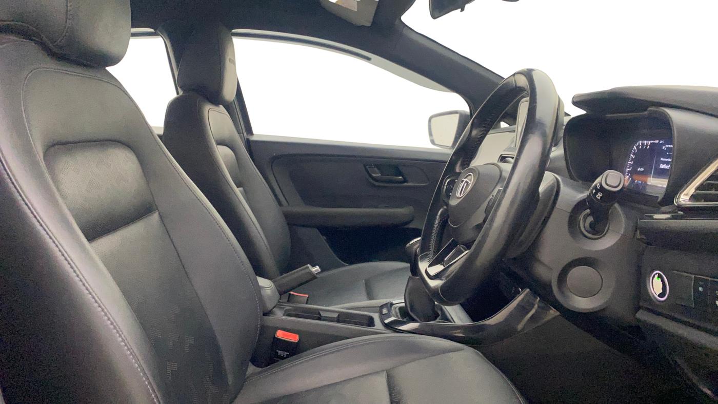 2021 Tata ALTROZ XZ PLUS PETROL DARK EDITION, Petrol, Manual, 71,563 km, Right Side Front Door Cabin
