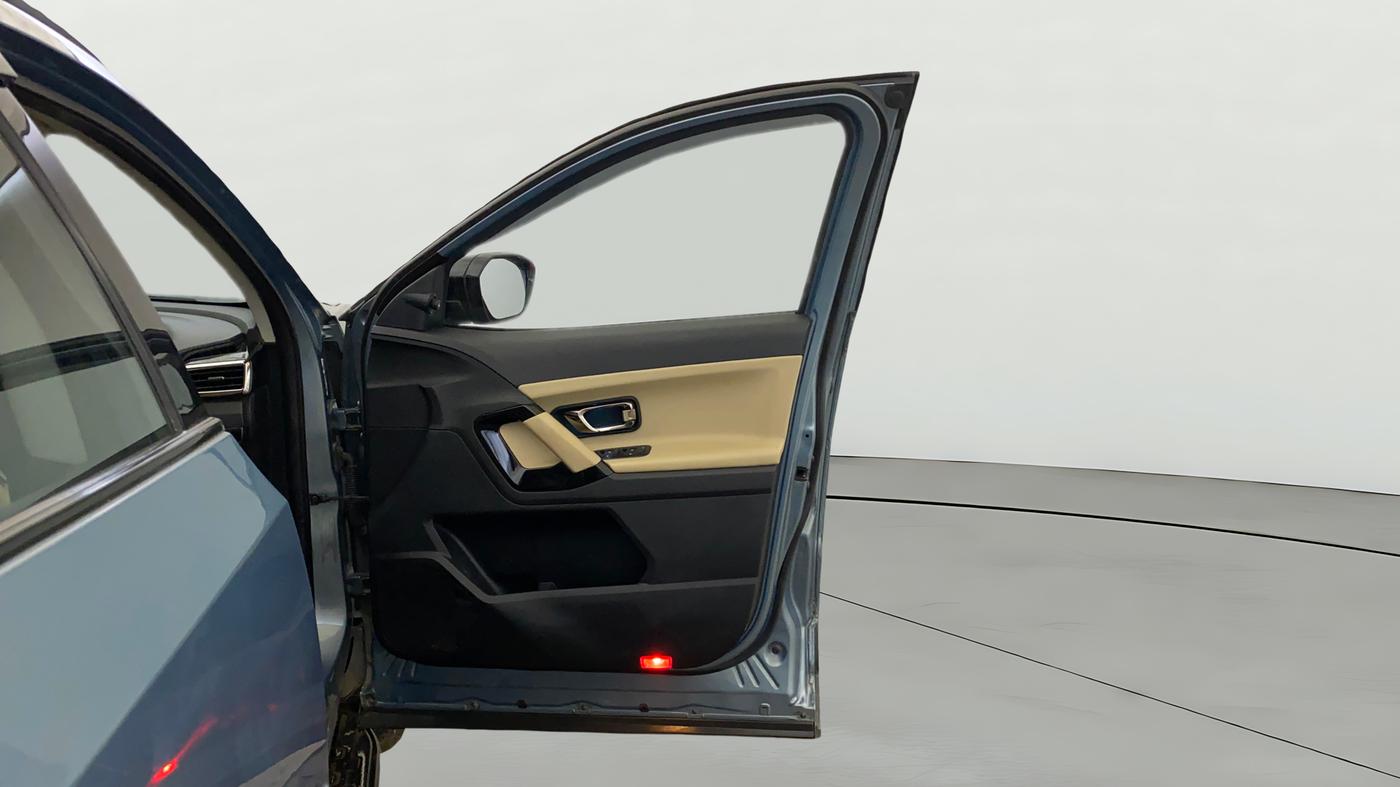 2021 Tata Safari XZA PLUS, Diesel, Automatic, 87,308 km, RHS Front Door