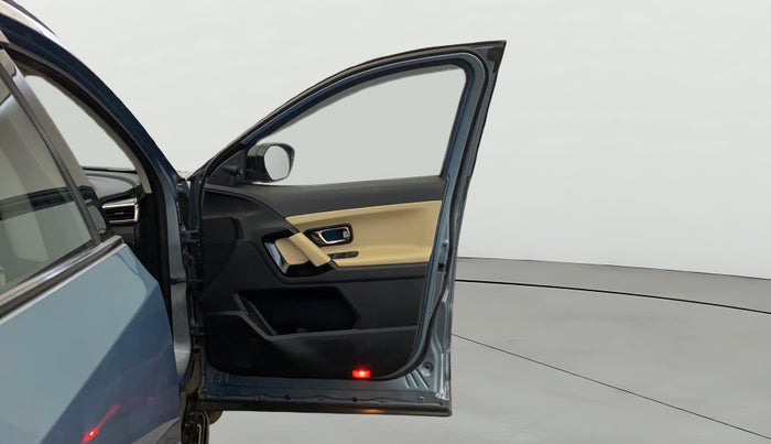 2021 Tata Safari XZA PLUS, Diesel, Automatic, 87,308 km, RHS Front Door