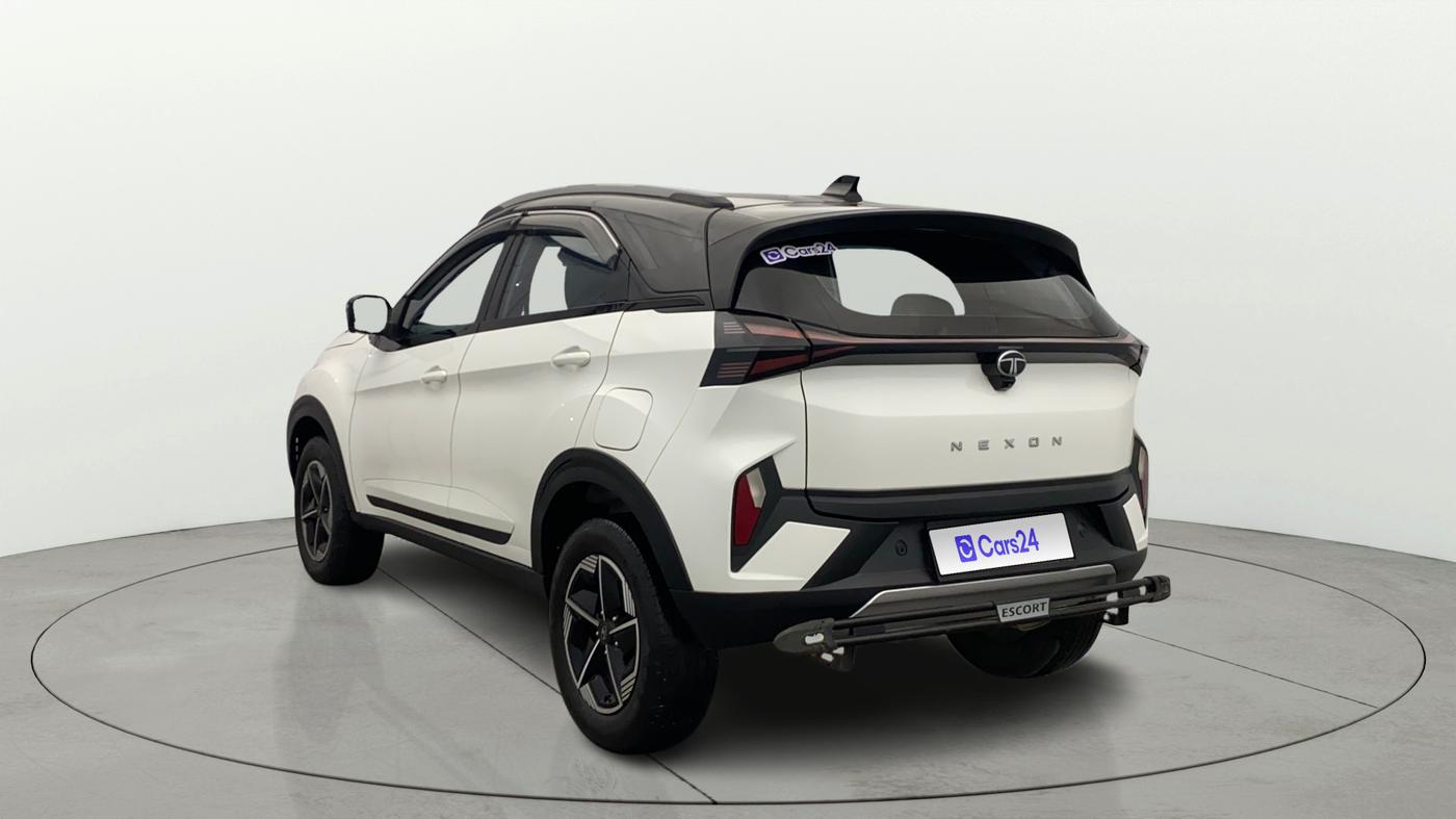 2024 Tata NEXON FEARLESS DUAL TONE 1.2 PETROL, Petrol, Manual, 28,661 km, Left Back Diagonal
