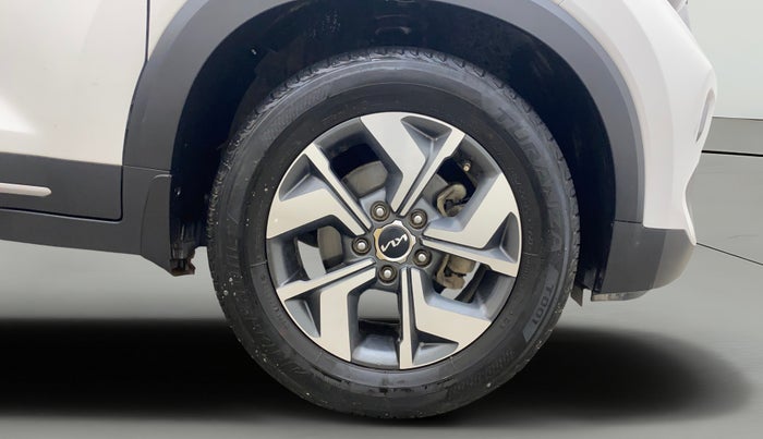 2022 KIA SONET HTX 1.5 AT, Diesel, Automatic, 1,27,467 km, Right Front Wheel