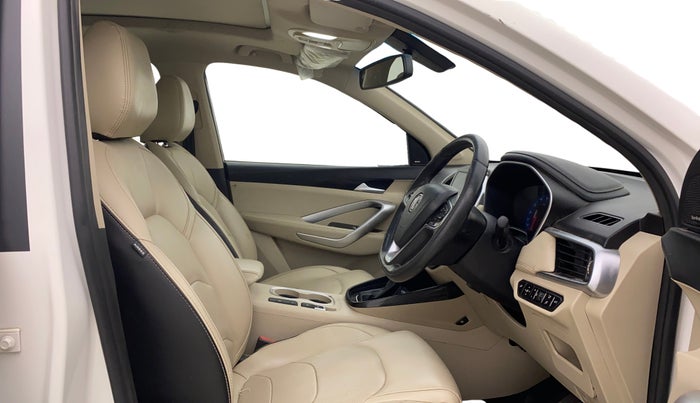 2021 MG HECTOR SHARP 1.5 PETROL CVT, Petrol, Automatic, 1,35,187 km, Right Side Front Door Cabin