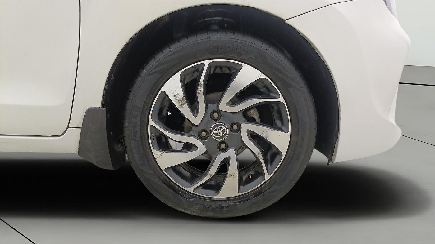 2020 Toyota Glanza V, Petrol, Manual, 91,474 km, Right Front Wheel